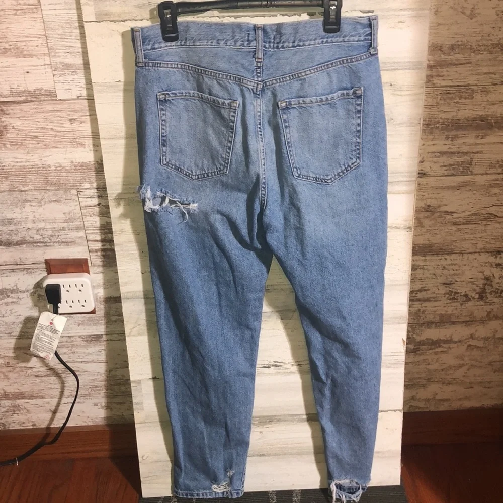 Forever 21 distressed washed jeans size 31 trendy holy jeans tapered bottoms - Picture 4 of 7